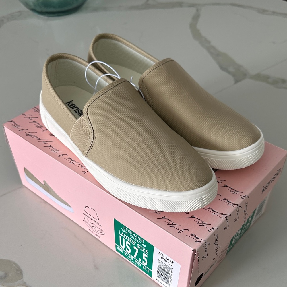 Kensie Beige Slip-On womens Shoes